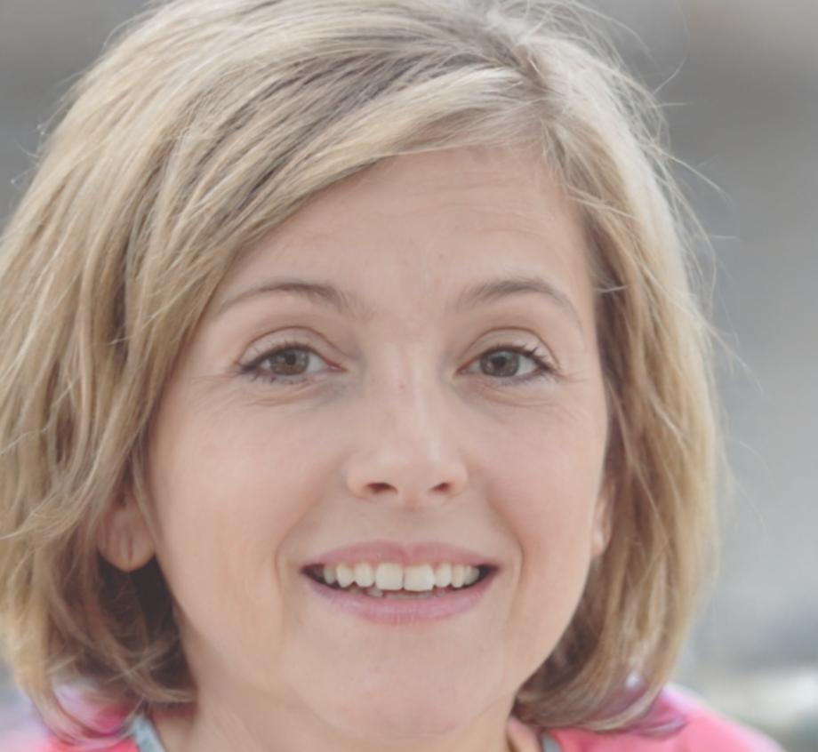 Portrait d'Aurélie Deschamps, formatrice en stratégies d'épargne